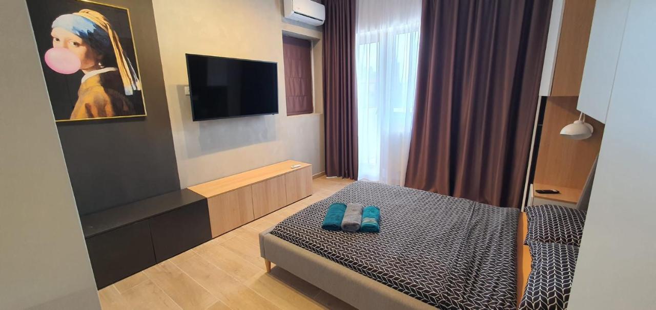 City Center Chic Studio Bukares Bagian luar foto
