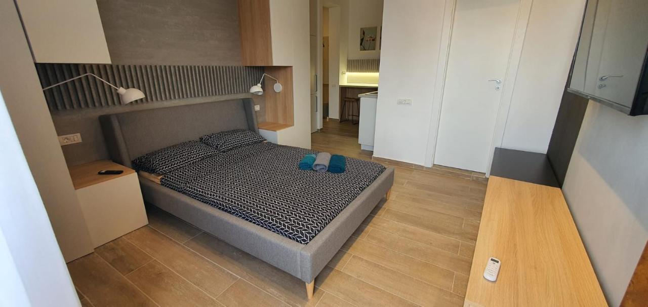 City Center Chic Studio Bukares Bagian luar foto
